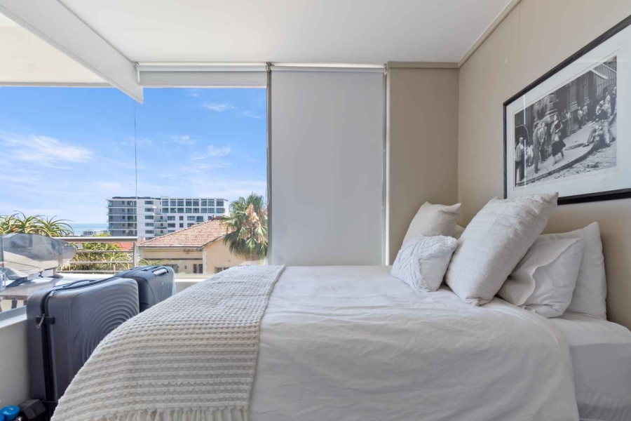 2 Bedroom Property for Sale in Sea Point Western Cape